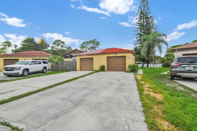 1219 PERIWINKLE Place, Wellington – Villa for sale