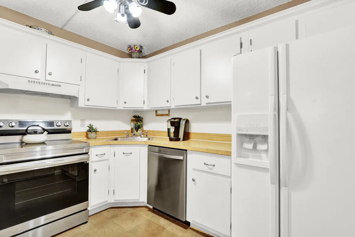 10_Image_10_mls at 338 Knotty Pine  Circle D-1, Greenacres