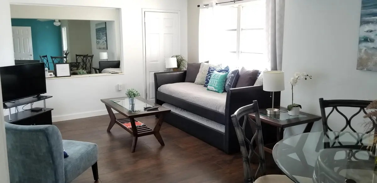 20191129_125843 at 1000 NE 17th Court, Fort Lauderdale