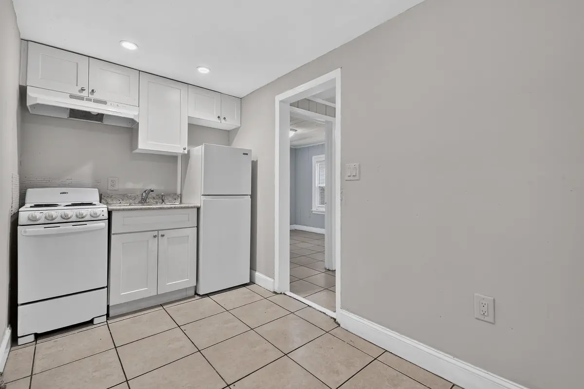 8877thSt-Unit100(7) at 885-887 7TH Street #100, West Palm Beach