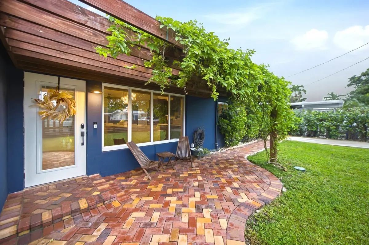 Patio at 2496 BIMINI Lane, Fort Lauderdale