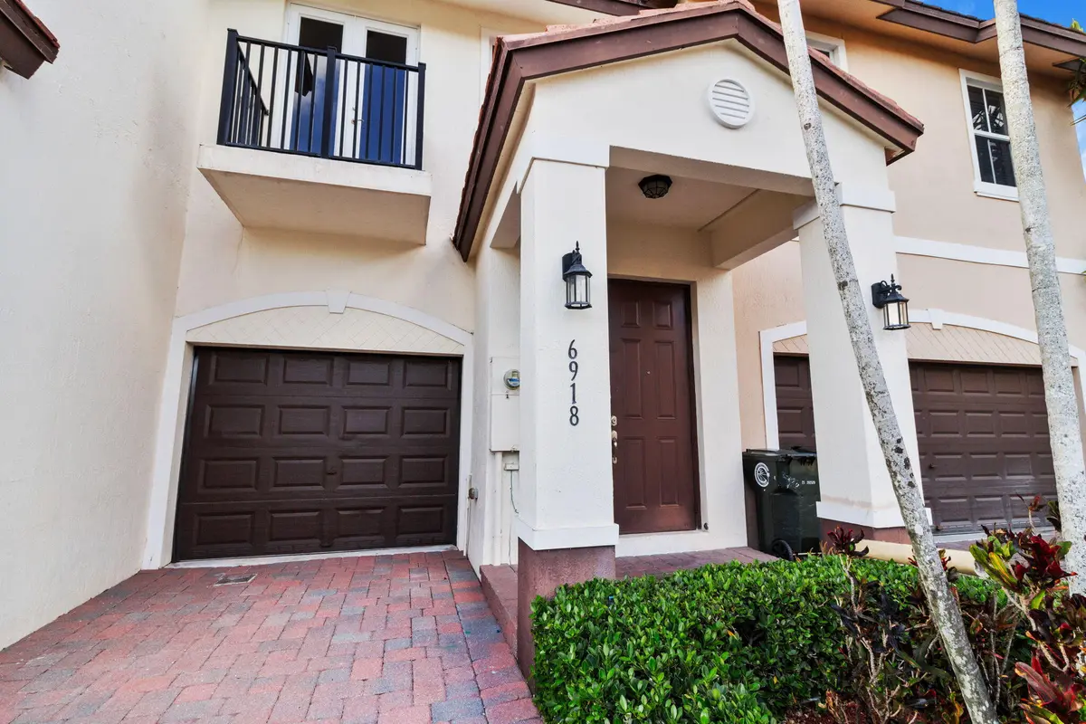 2-web-or-mls-IMG_2202 at 6918 LONG PINE Circle, Coconut Creek