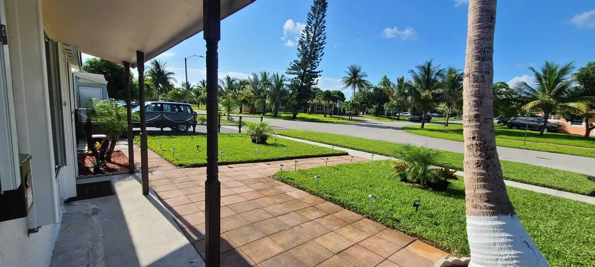 361 NW 42nd Street, Deerfield Beach, FL – photo 4