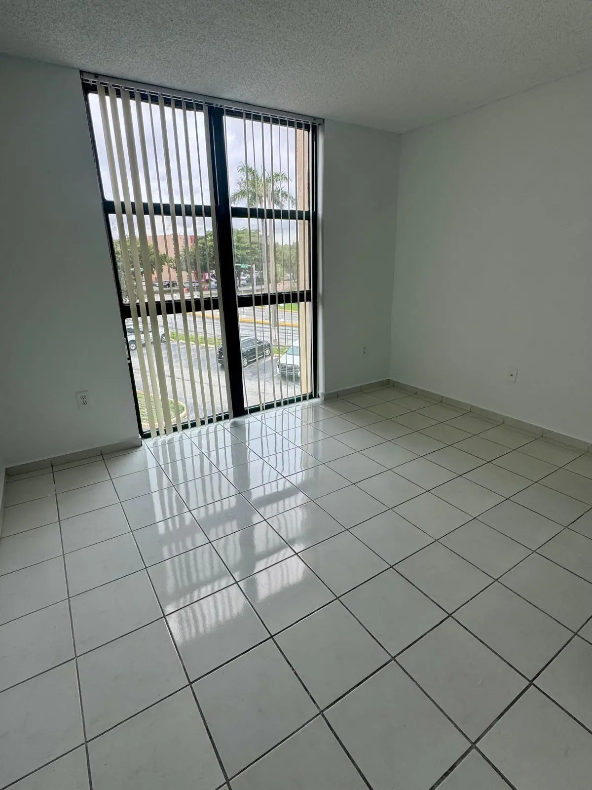5b67dc37-a8c2-454c-92ea-09f8655f38ab at 2055 SW 122ND Avenue 328, Miami