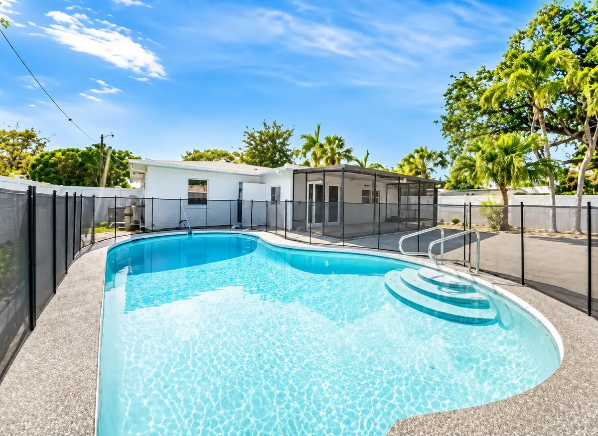 underground pool at 1721 N 16TH Court, Hollywood