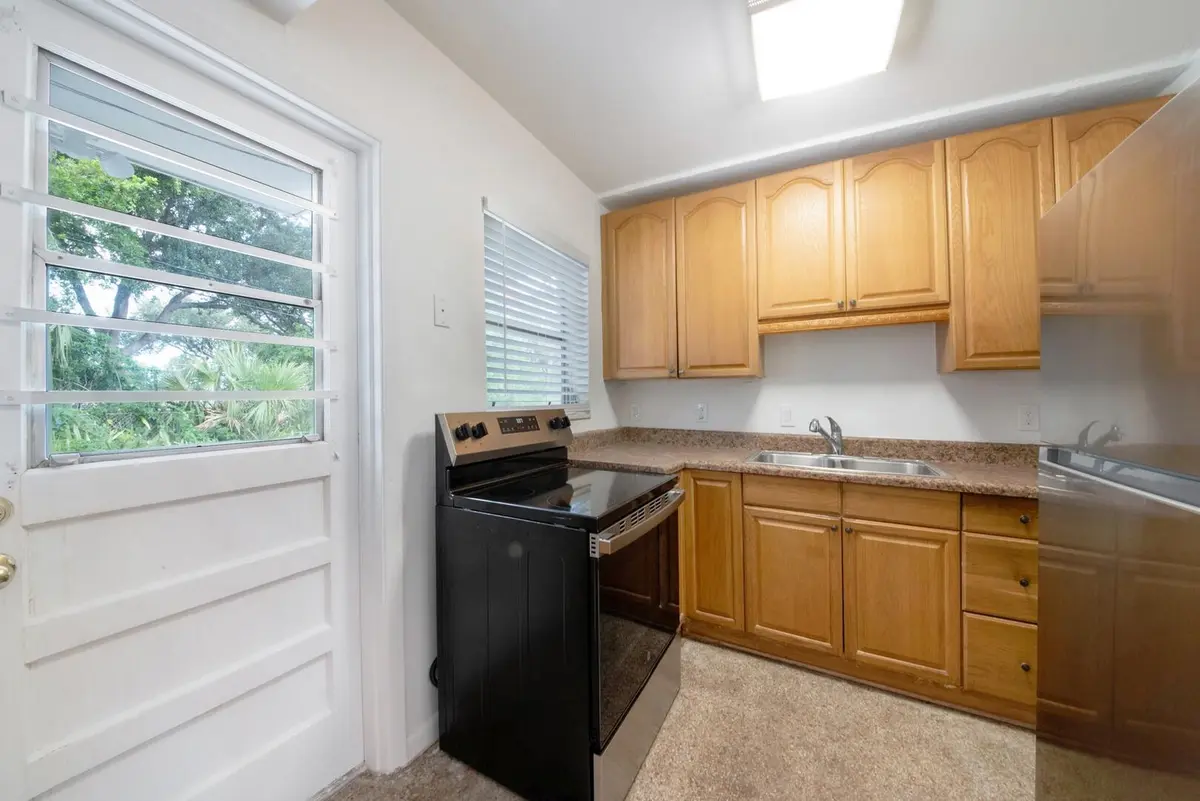 Updated Kitchen at 2219 W PINERIDGE Court, Delray Beach
