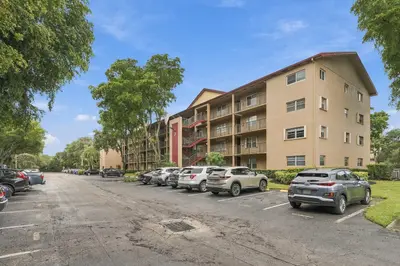 12750 SW 4TH Court 208J, Pembroke Pines – Condominium for sale