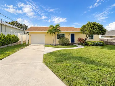 7389 SE FLAMINGO Way, Hobe Sound – Single Family Residence for sale