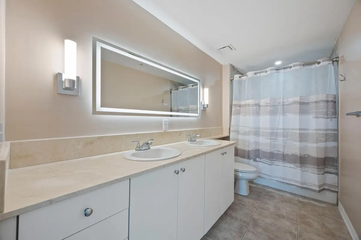 1920x1280_100_1784632940256_178459337403 at 804 E WINDWARD Way 621, Lantana