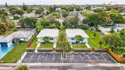115 NW 8th Avenue, Delray Beach – Quadruplex for sale