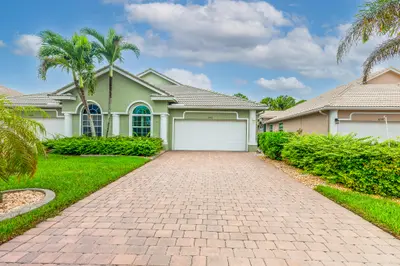 590 NW Red Pine Way, Jensen Beach – Villa for sale