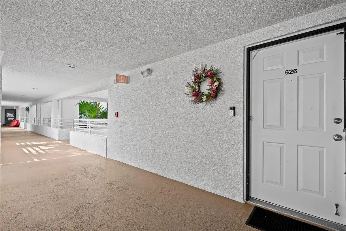 02-LUX_1758 at 526 OAK HARBOUR Drive 526, Juno Beach