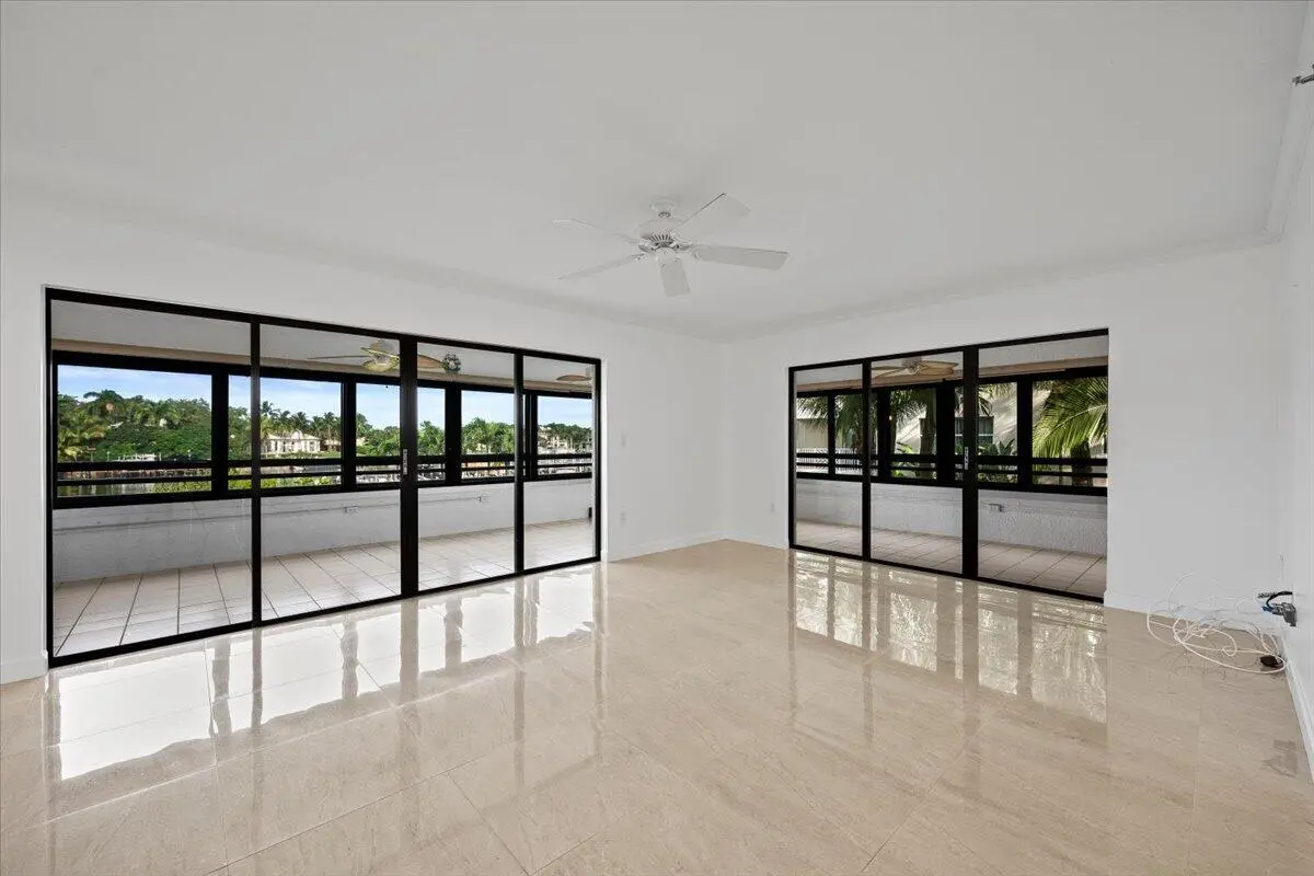 09-LUX_1623 at 526 OAK HARBOUR Drive 526, Juno Beach