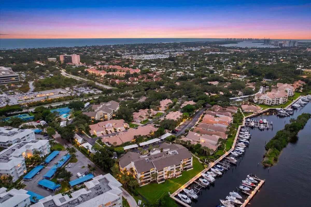 39-DJI_0121.jpgDTE at 526 OAK HARBOUR Drive 526, Juno Beach