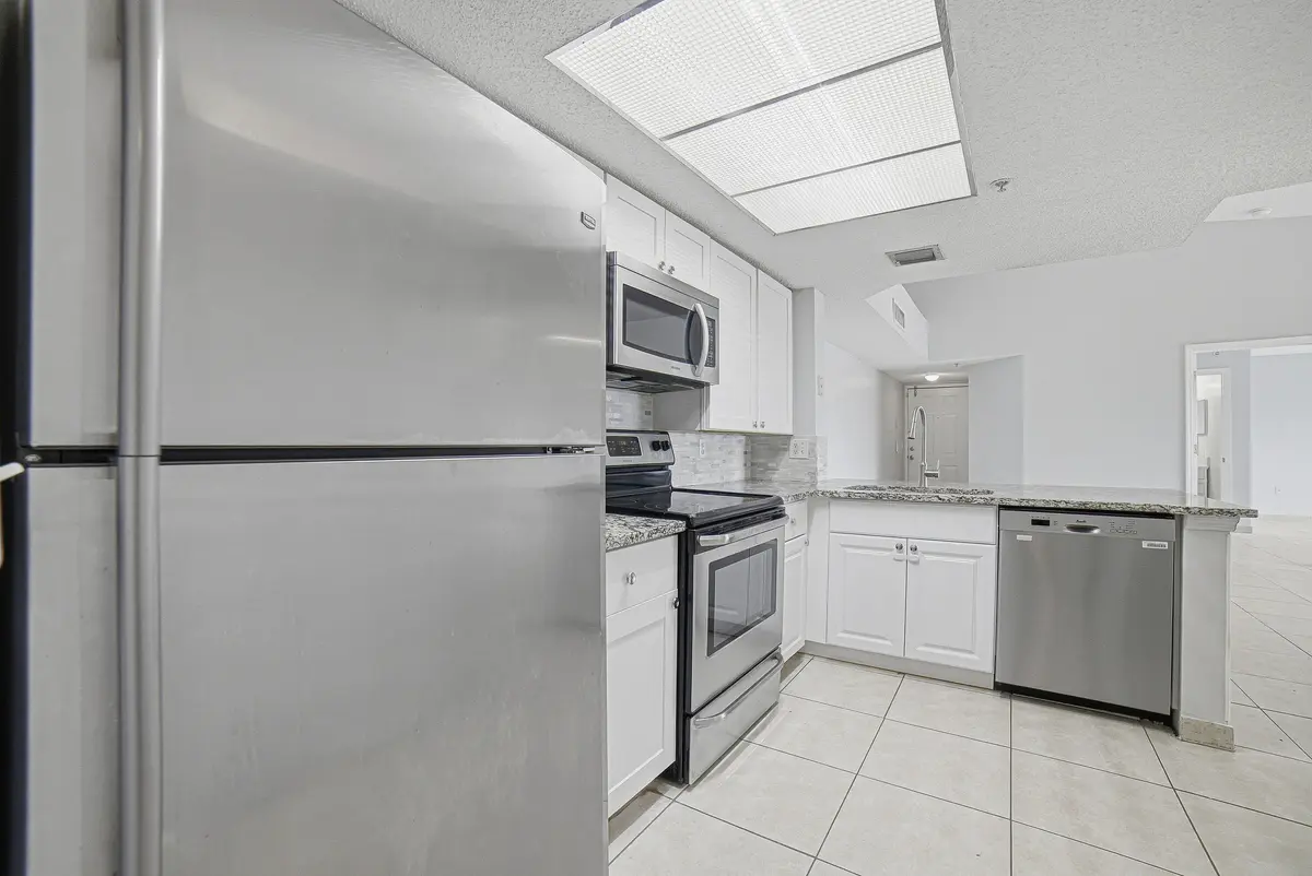 Kitchen-C (2) at 5045 WILES Road 308, Coconut Creek
