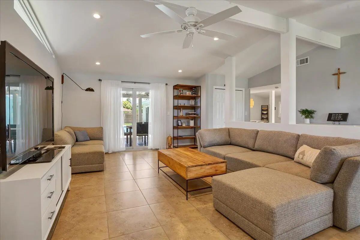 05-IMG_6918 at 1110 SW 15th Street, Boca Raton