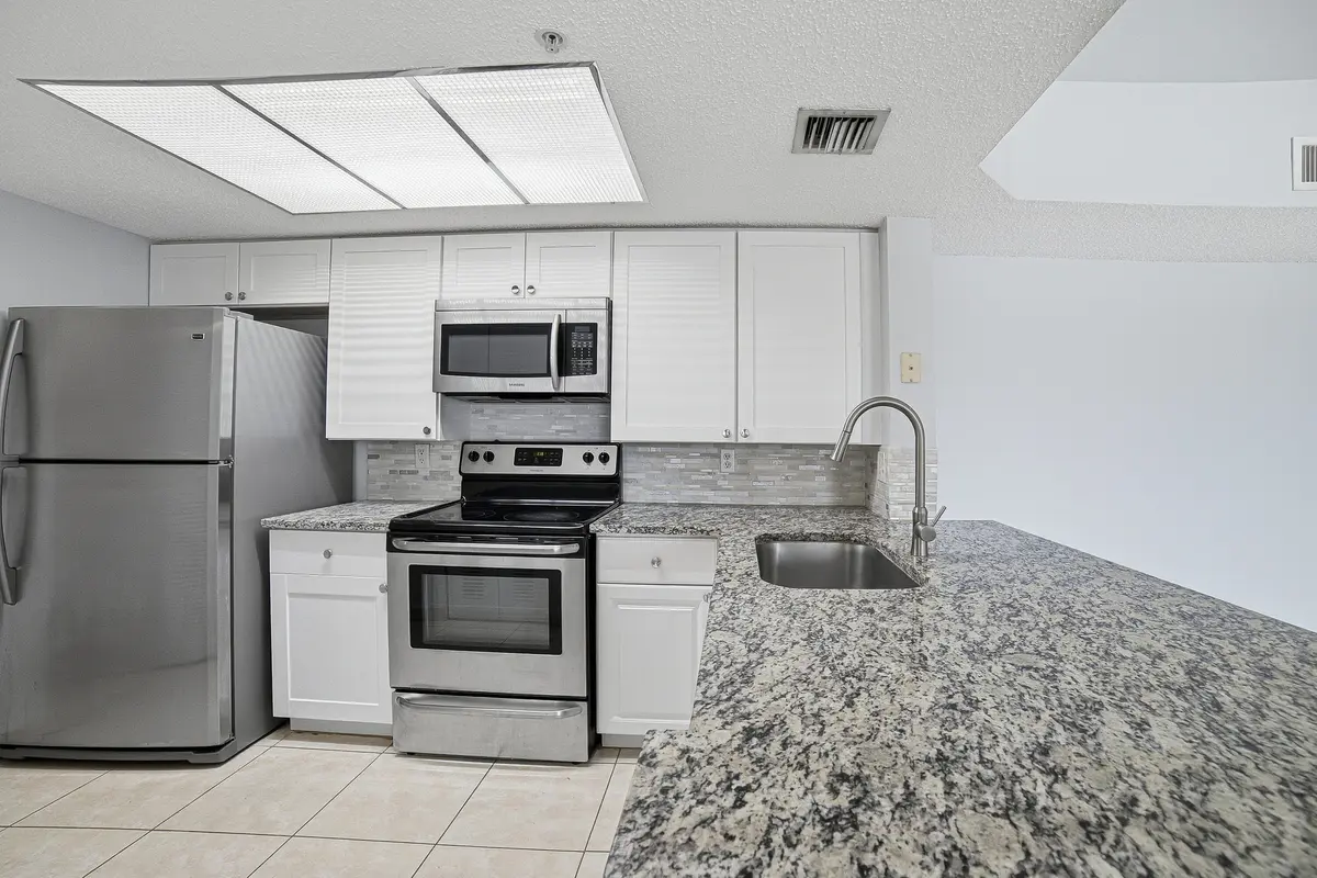 Kitchen-B (2) at 5045 WILES Road 308, Coconut Creek
