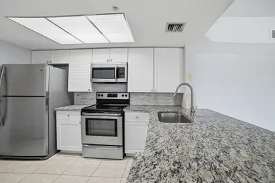 5045 WILES Road 308, Coconut Creek – Condominium for rent