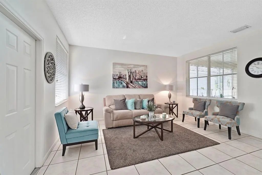 IMG_7400 at 1457 BANYAN Way, Weston