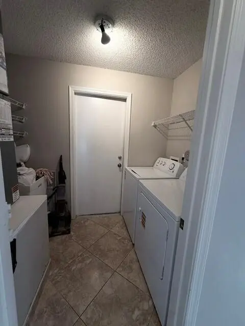 laundry at 3609 Newport Avenue, Boynton Beach