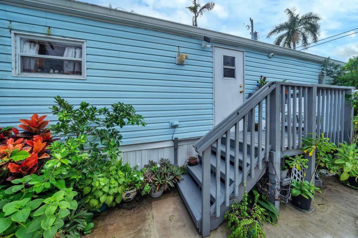2 Entryway at 14 W Bridgette Boulevard 14, Greenacres