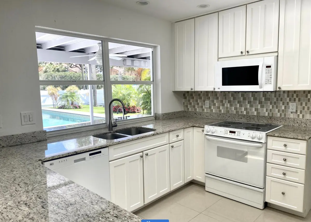 Kitchen at 2327 WINDSOR Road, Palm Beach Gardens