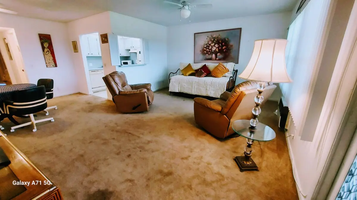liv rm at 160 Preston Way, Boca Raton