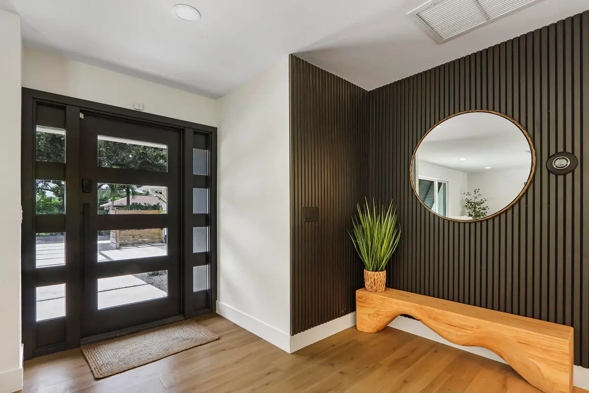 foyer at 354 COUNTRY CLUB Drive, Tequesta