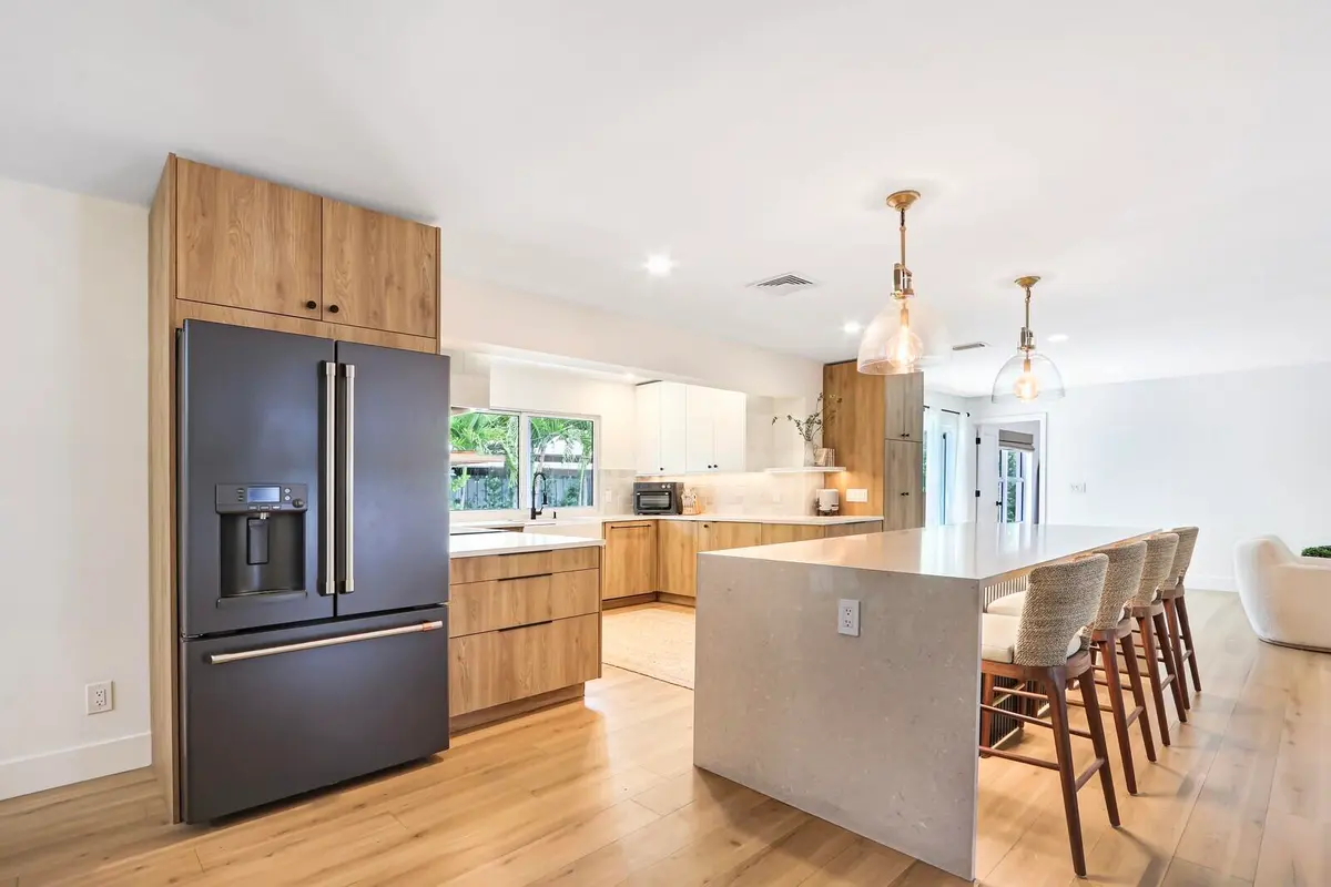 kitchen at 354 COUNTRY CLUB Drive, Tequesta