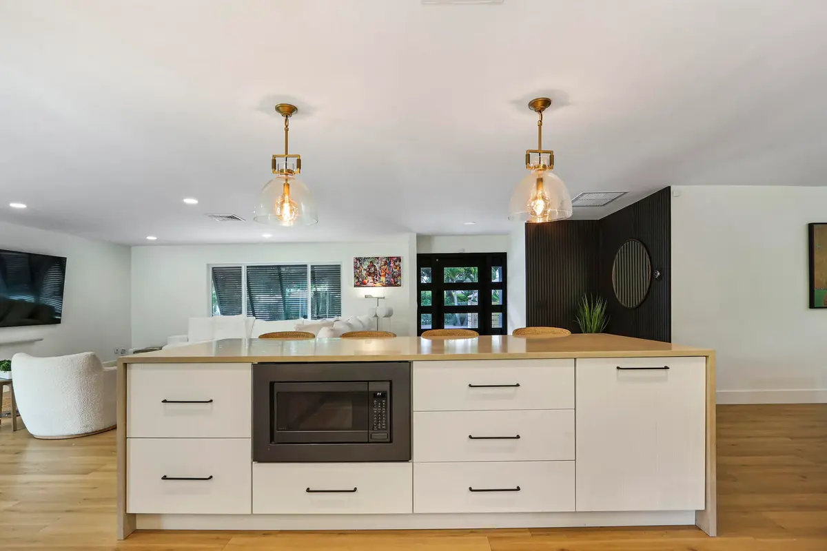 view from kitchen at 354 COUNTRY CLUB Drive, Tequesta