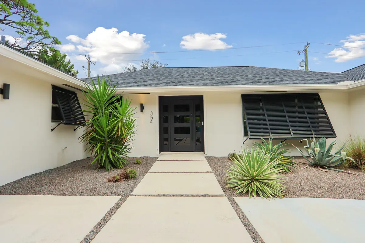 front exterior at 354 COUNTRY CLUB Drive, Tequesta