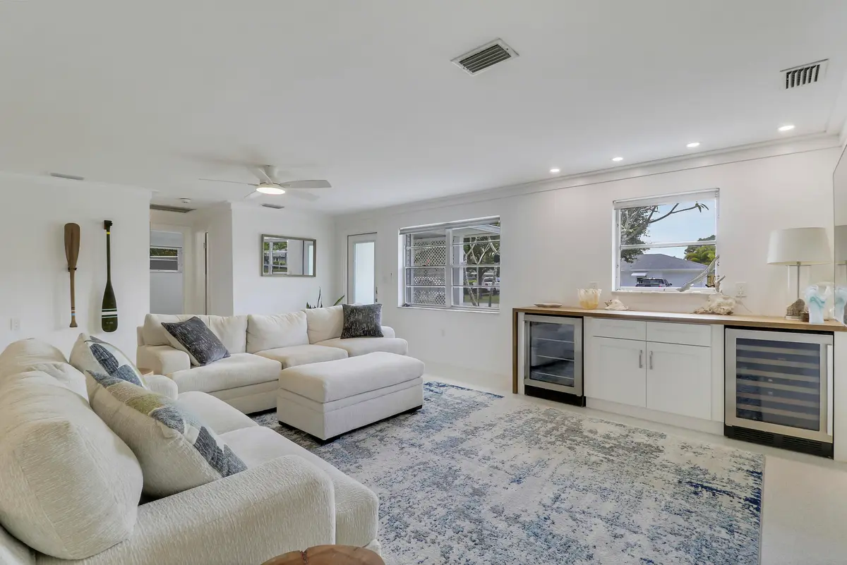 Living area at 1518 Summer Avenue, Jupiter