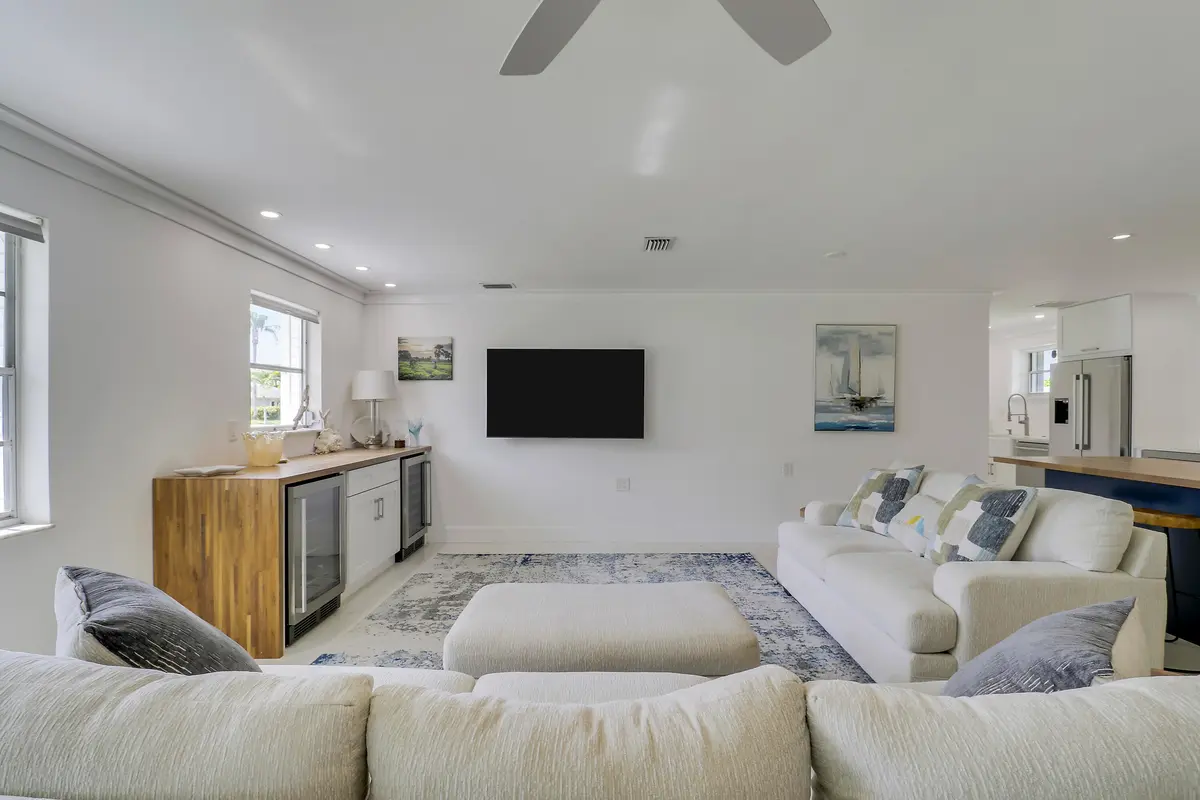 Living area at 1518 Summer Avenue, Jupiter