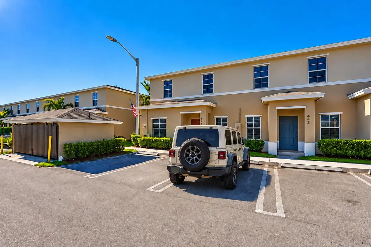 front w jeep at 497 NE 4th Street, Florida City