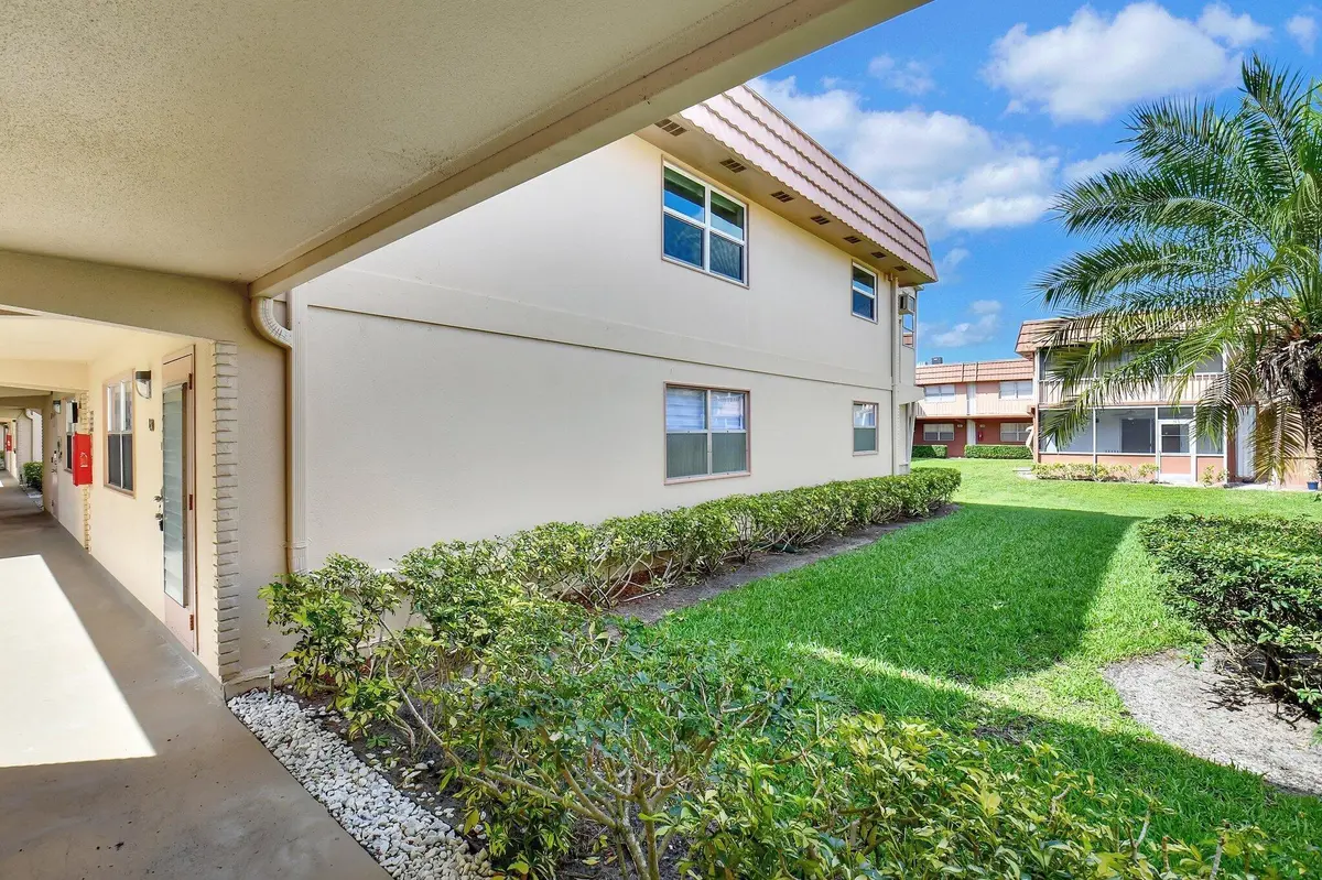 27-web-or-mls-DSC_8806 at 450 Saxony J, Delray Beach