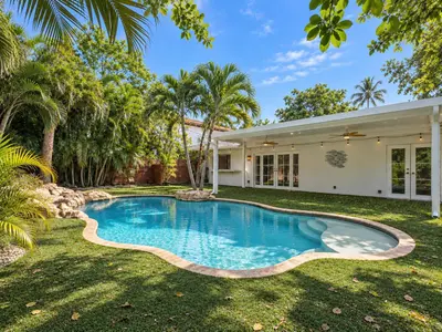 2411 S Olive Avenue, West Palm Beach – Single Family Residence for rent