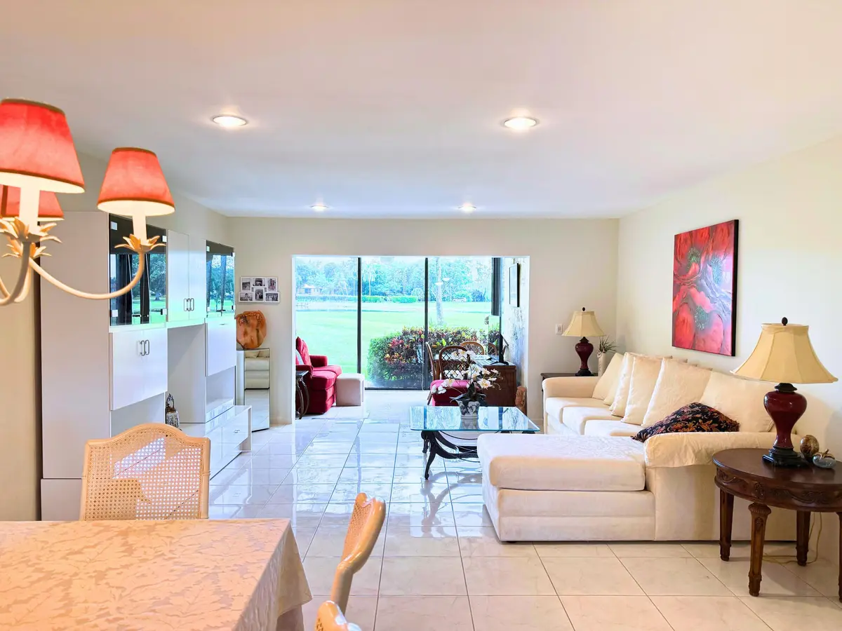 8410 Casa Del Lago E 38 at 8410 CASA DEL LAGO E, Boca Raton