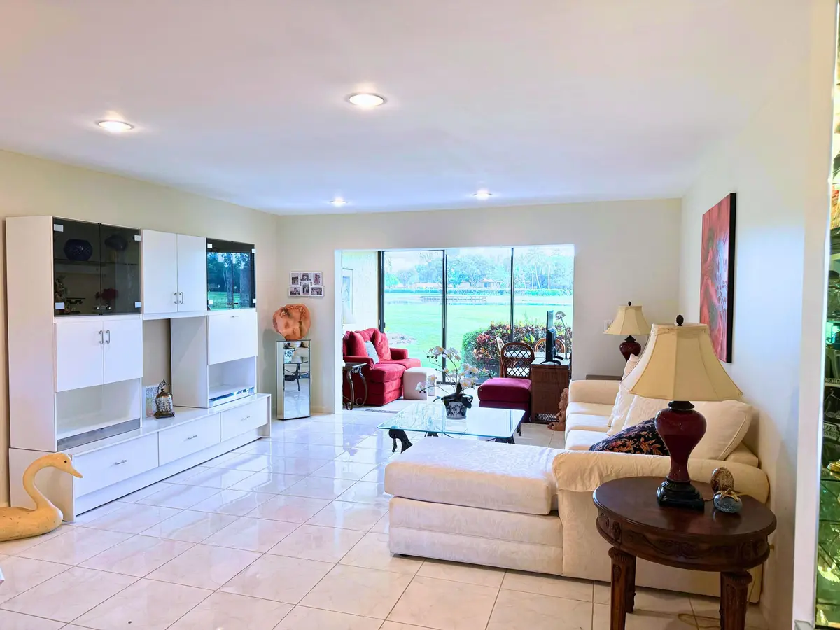 8410 Casa Del Lago E 37 at 8410 CASA DEL LAGO E, Boca Raton