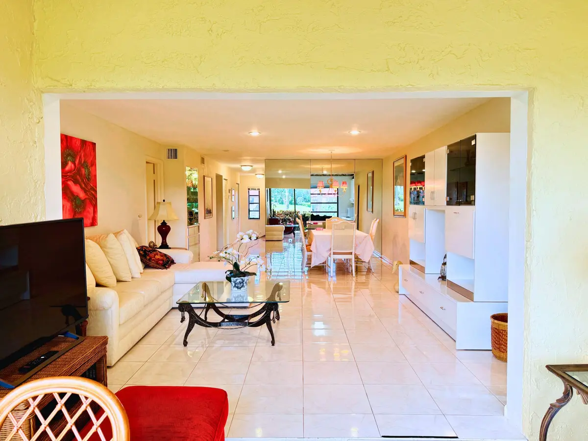 8410 Casa Del Lago E 33 at 8410 CASA DEL LAGO E, Boca Raton