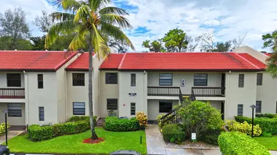 8410 CASA DEL LAGO E, Boca Raton – Condominium for sale