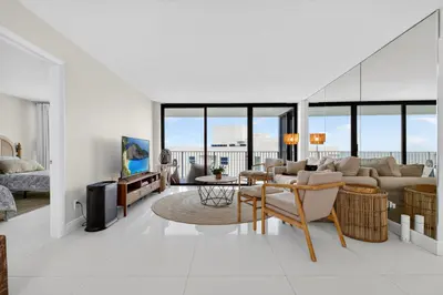 3590 S Ocean Boulevard 807, South Palm Beach – Condominium for sale