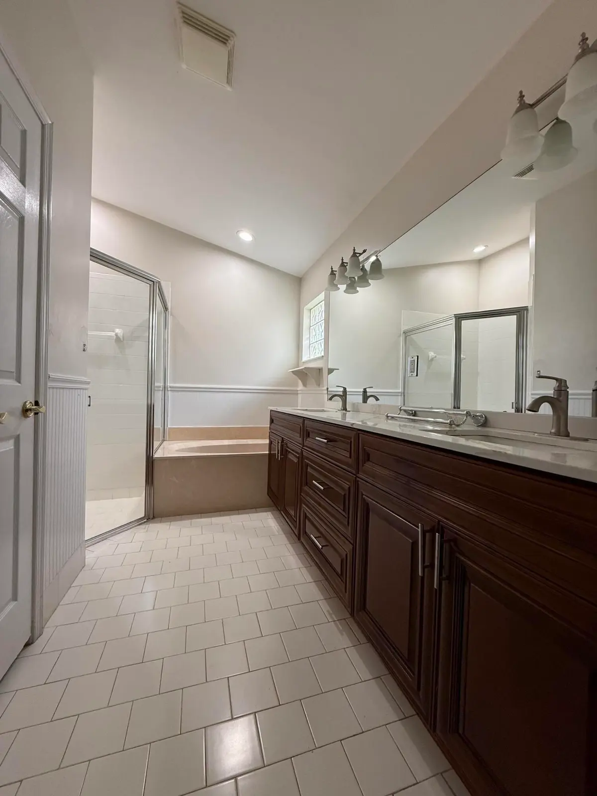 Main Bathroom at 5140 Marla Drive, Boynton Beach