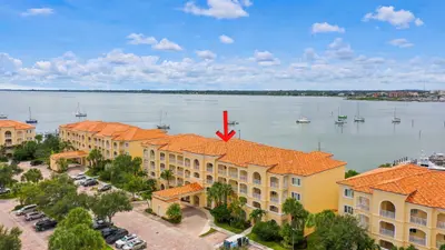 32 Harbour Isle Drive 103, Fort Pierce – Condominium for sale