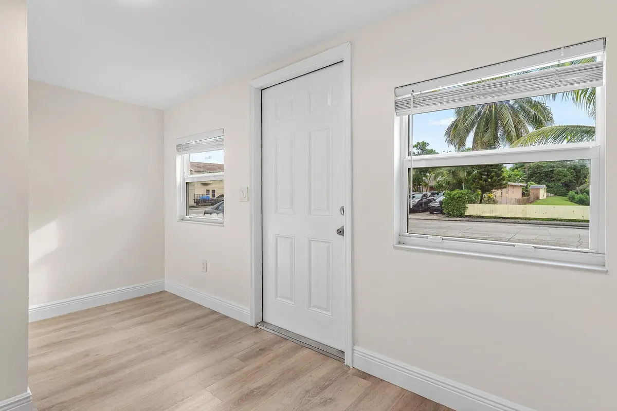 Entry at 413 N E Street, Lake Worth Beach