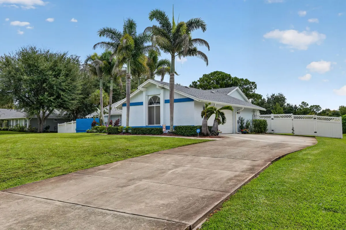 3-web-or-mls-3A5A9065 at 1784 SW GREGOR Way, Stuart