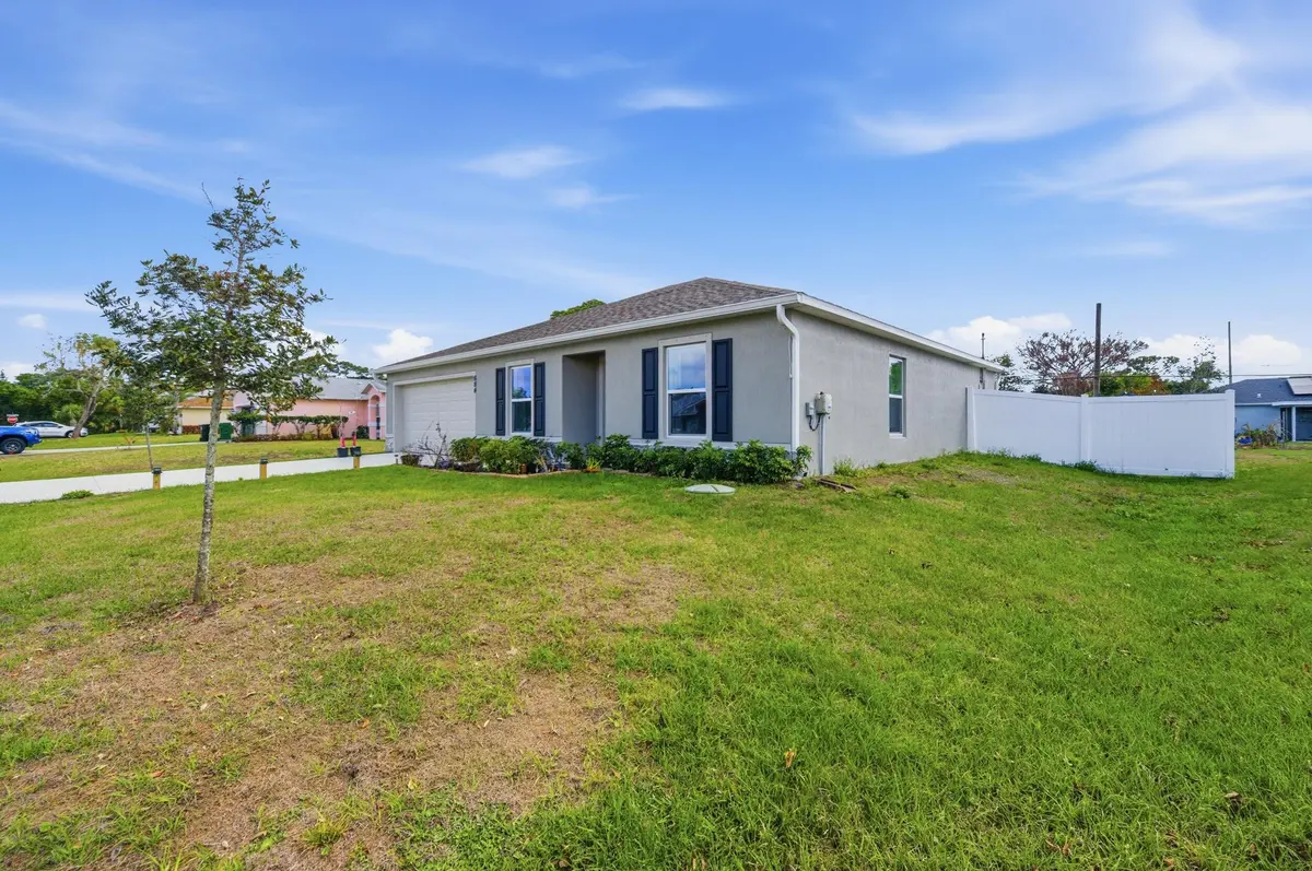 004__dsc0451 at 684 SE CRESCENT Avenue, Port St. Lucie