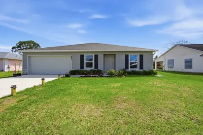 684 SE CRESCENT Avenue, Port St. Lucie – Single Family Residence for sale