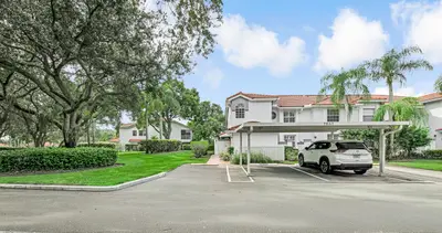 7857 Whispering Palms Drive 201, Boynton Beach – Condominium for sale