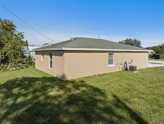 backof property at 1585 20th Avenue, Vero Beach
