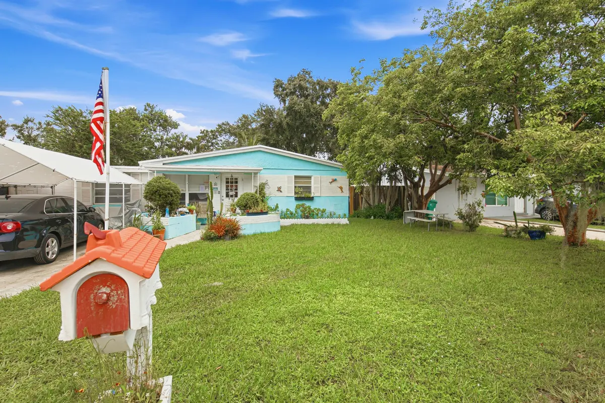 Front Home-B at 4269 SW 50TH Street, Dania Beach